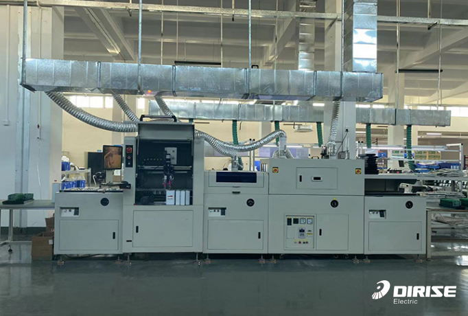 德瑞斯變頻器車間里的三防漆自動涂覆機